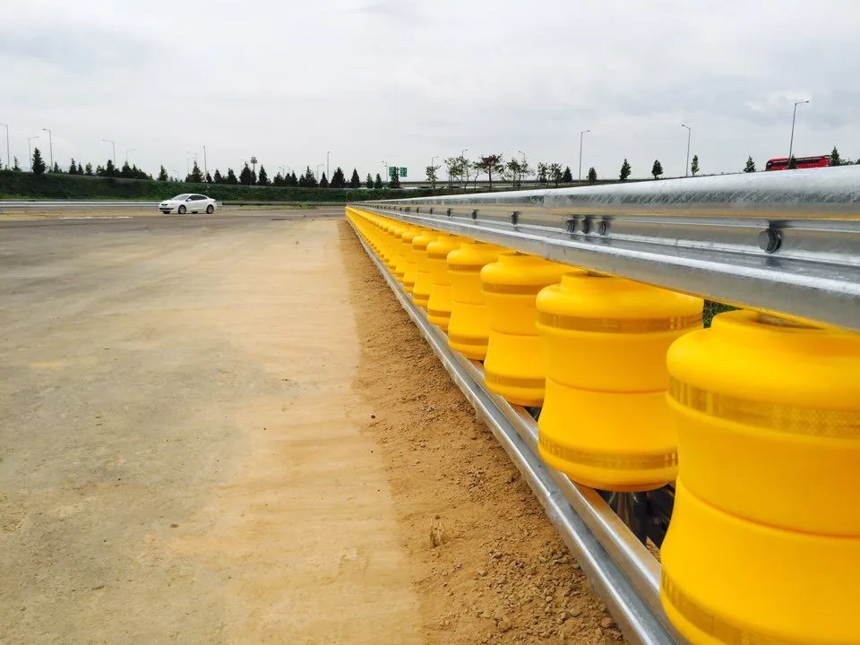 Yellow rollers along the barrier line